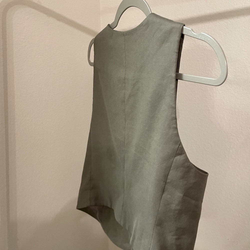 Aritzia Olive Green Vest - Picture 4 of 4